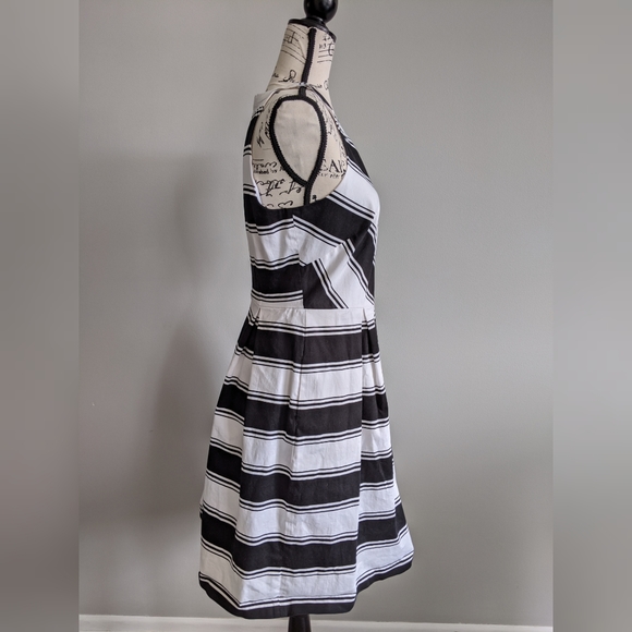 Sold Adrianna Papell Cocktail Dress - Picture 3 of 7